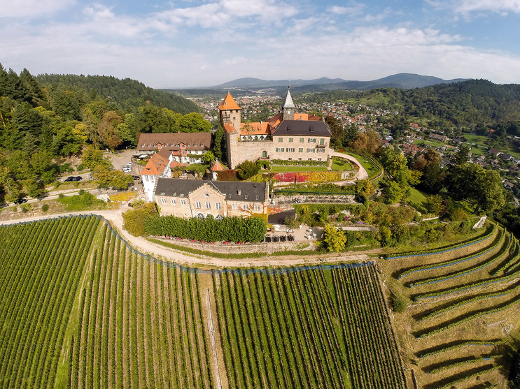 Bekannt für auszeichneten Wein und tolle kulinarik - Schloss Eberstein in Gernsbach.