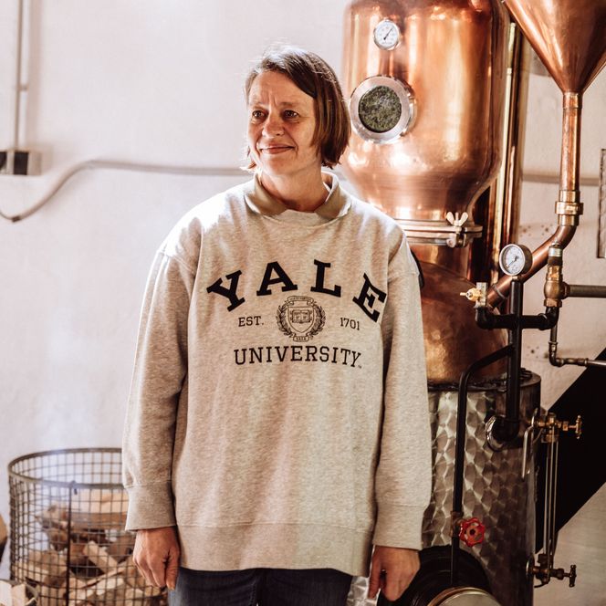 Kathrin Schray, Schnapsbrennerin aus Schönmünzach, in ihrer Brennerei