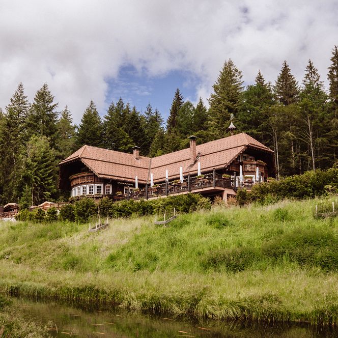 Außenansicht des Forellenhofs in Buhlbach