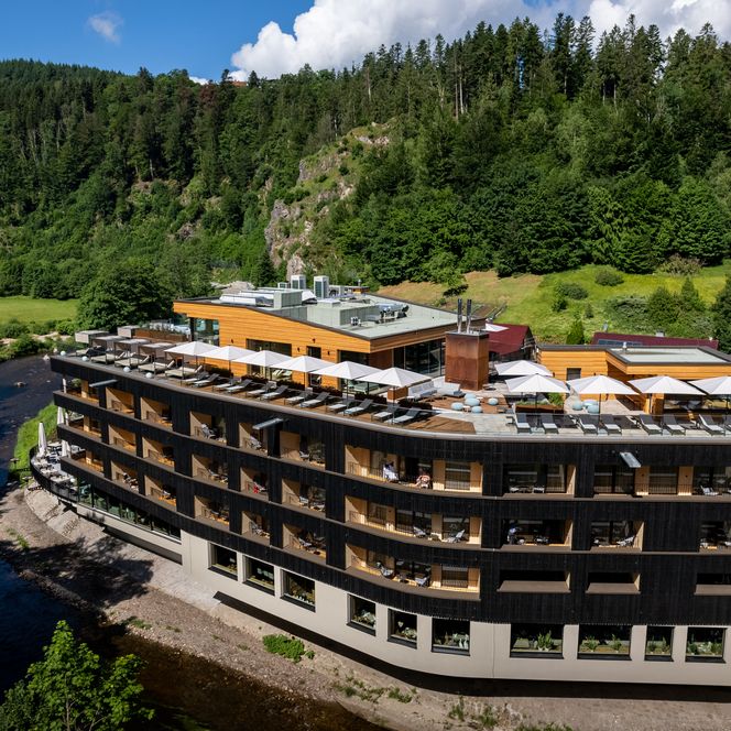 Außenansicht des vier Sterne Genusshotels Sackmann in Schwarzenberg