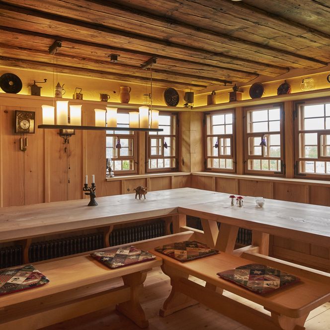 Esszimmer aus Holz im Christleshof in Baiersbronn