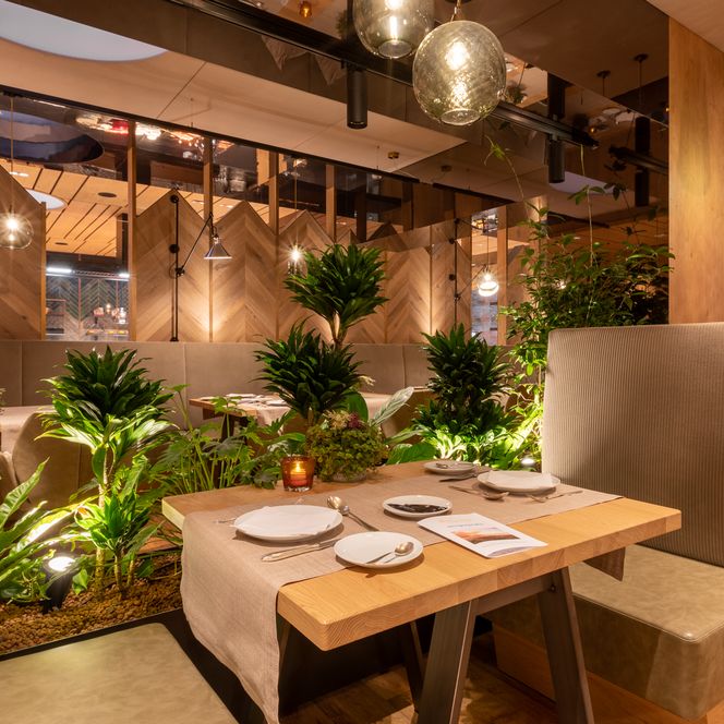 Gedeckter Tisch im Restaurant Silberberg des Genusshotels Sackmann in Schwarzenberg