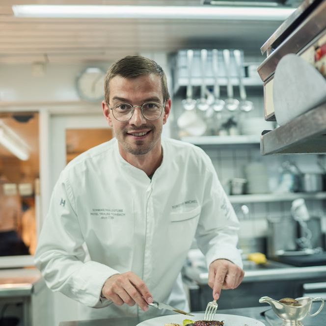 Joko Winterscheidt in der Sterneküche des Hotels Traube in Tonbach